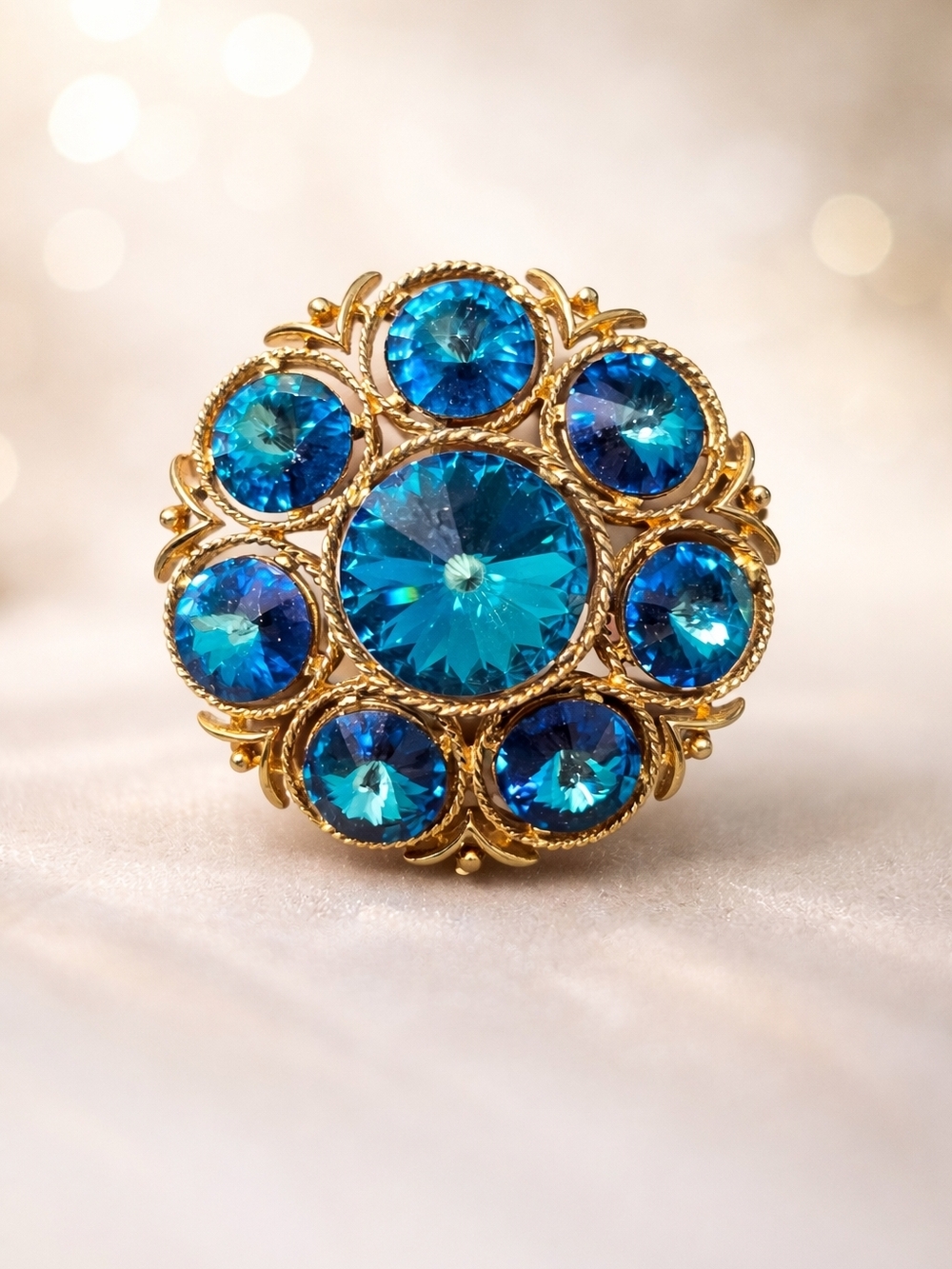 Stunning Vintage Lisner Signed Blue Crystal Rivoli Gold Tone Floral Brooch